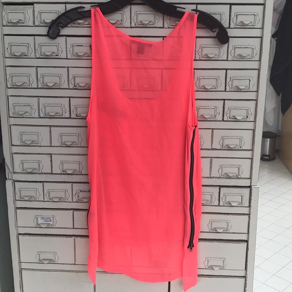 Tank top - Picture 2 of 2